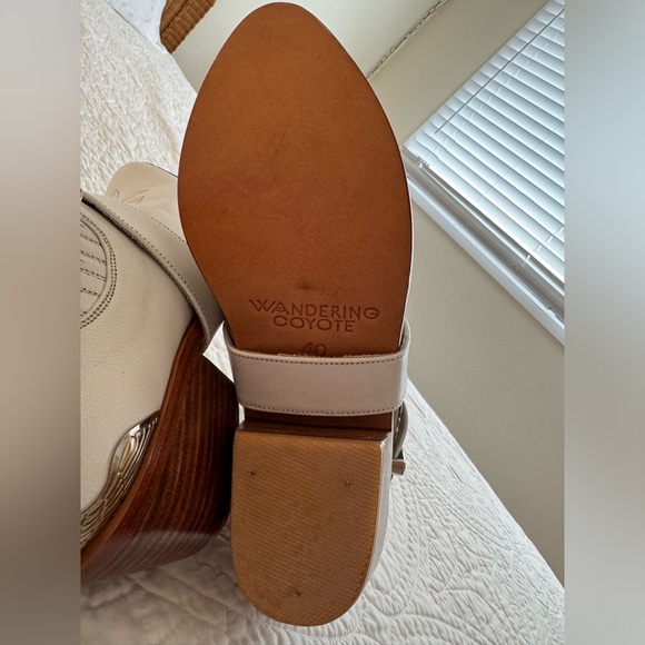 Western ankle leather boot. Detachable metal buckle harness. - Picture 11 of 15